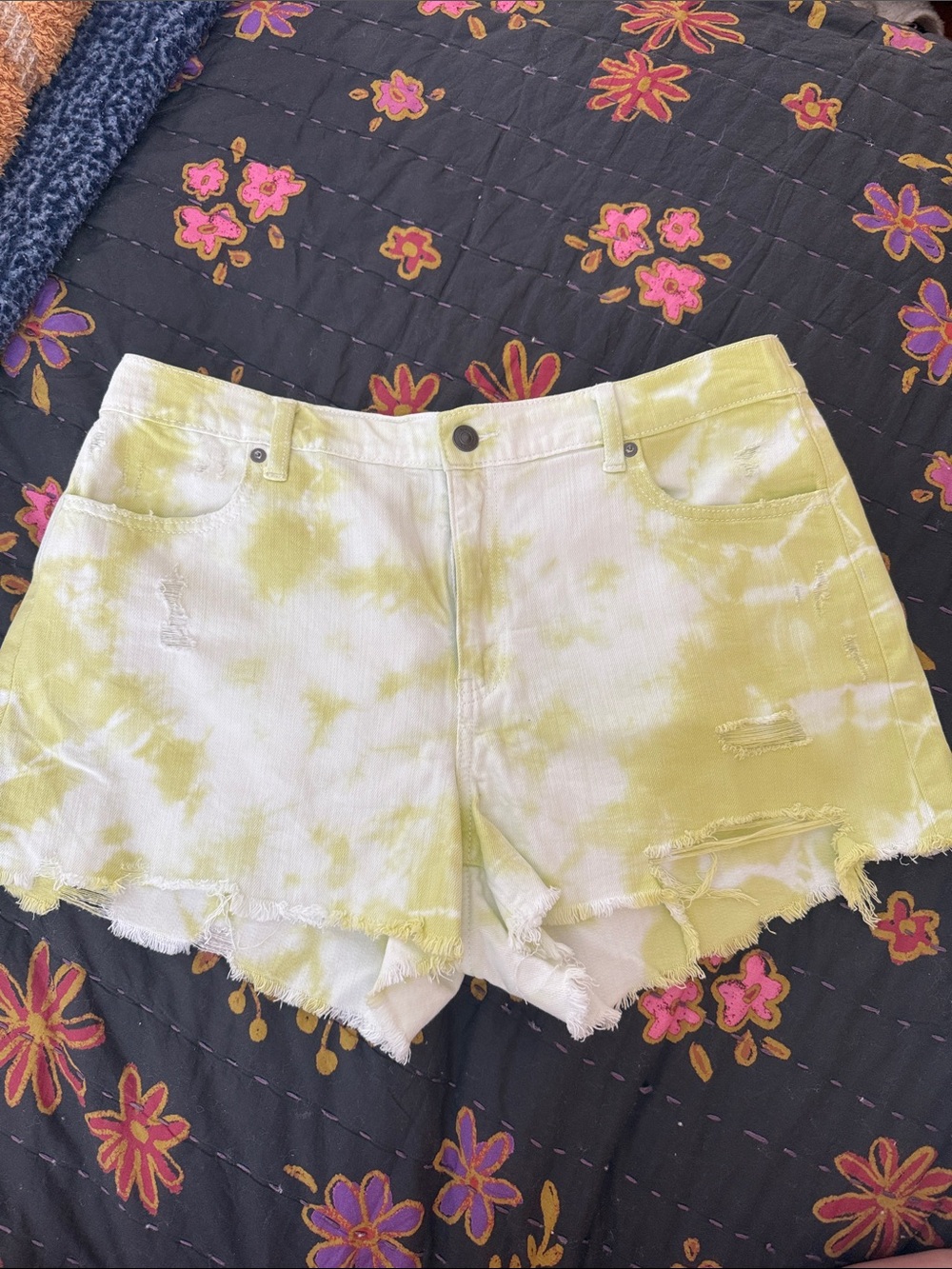 aerie Tie-Dye Distressed Denim Shorts - Yellow & White